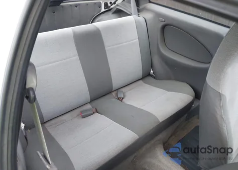 2000 Chevrolet Metro z USA, uszkodzony, nr VIN 2C1MR2263Y6702415